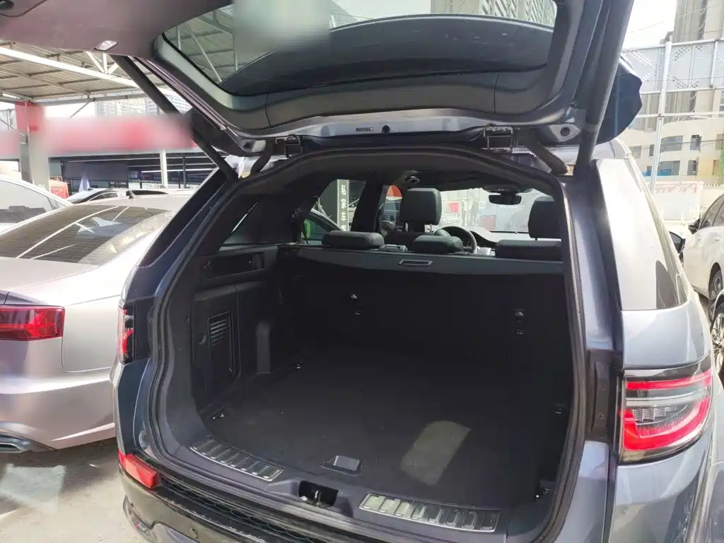 Land Rover Discovery Sport — фото 15