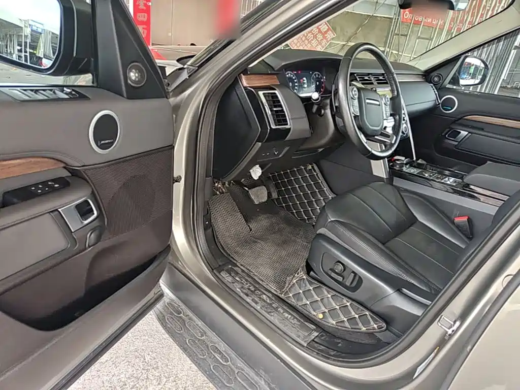 Land Rover Discovery — фото 16