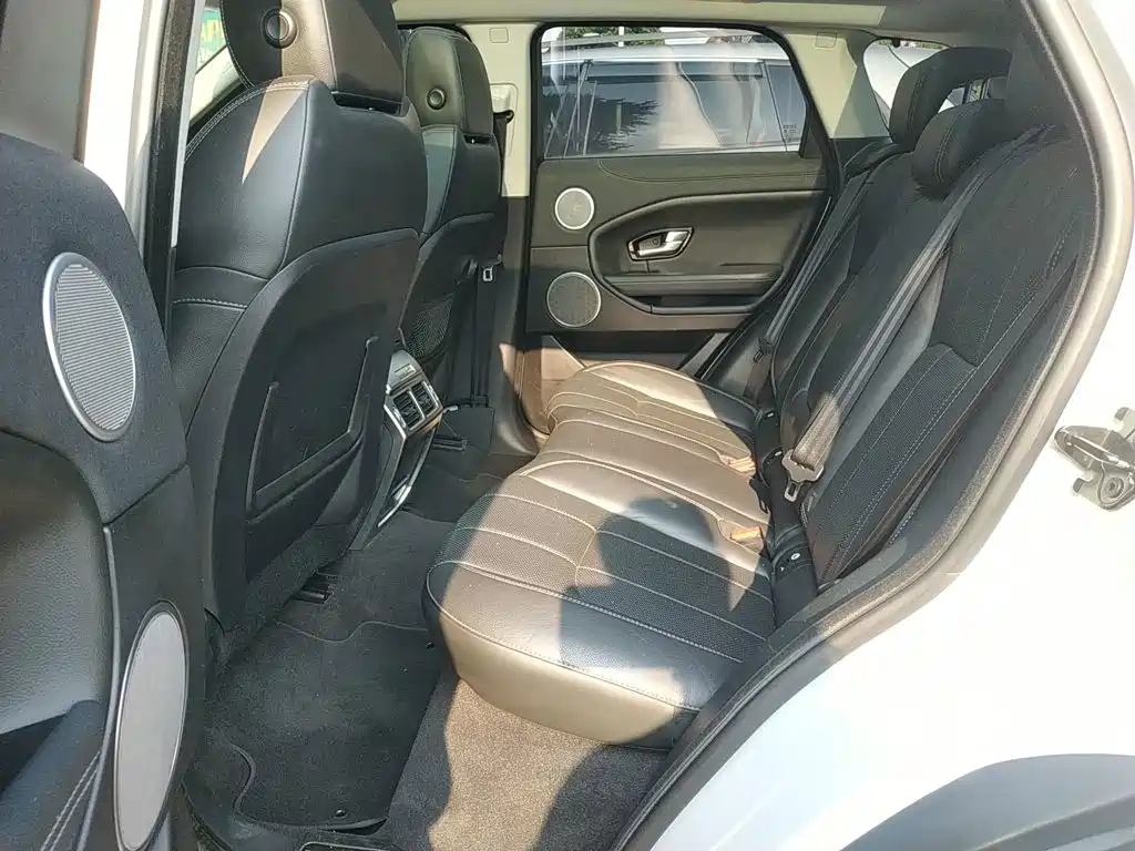 Land Rover Evoque — фото 14