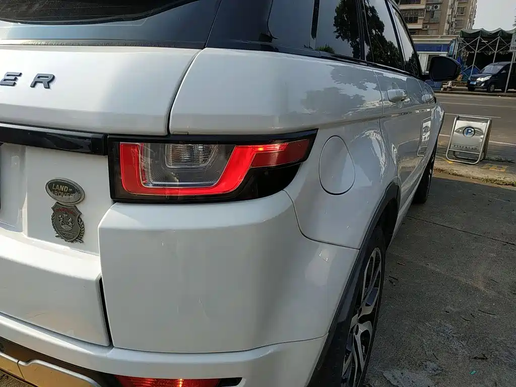 Land Rover Evoque — фото 24