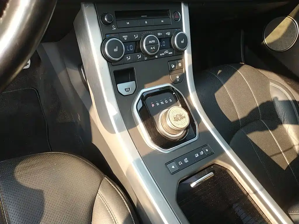Land Rover Evoque — фото 6