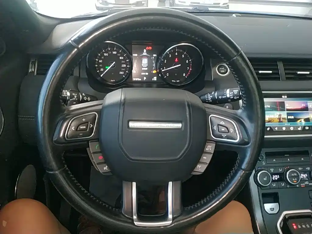 Land Rover Evoque — фото 11