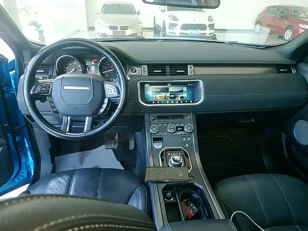 Land Rover Evoque — фото 10