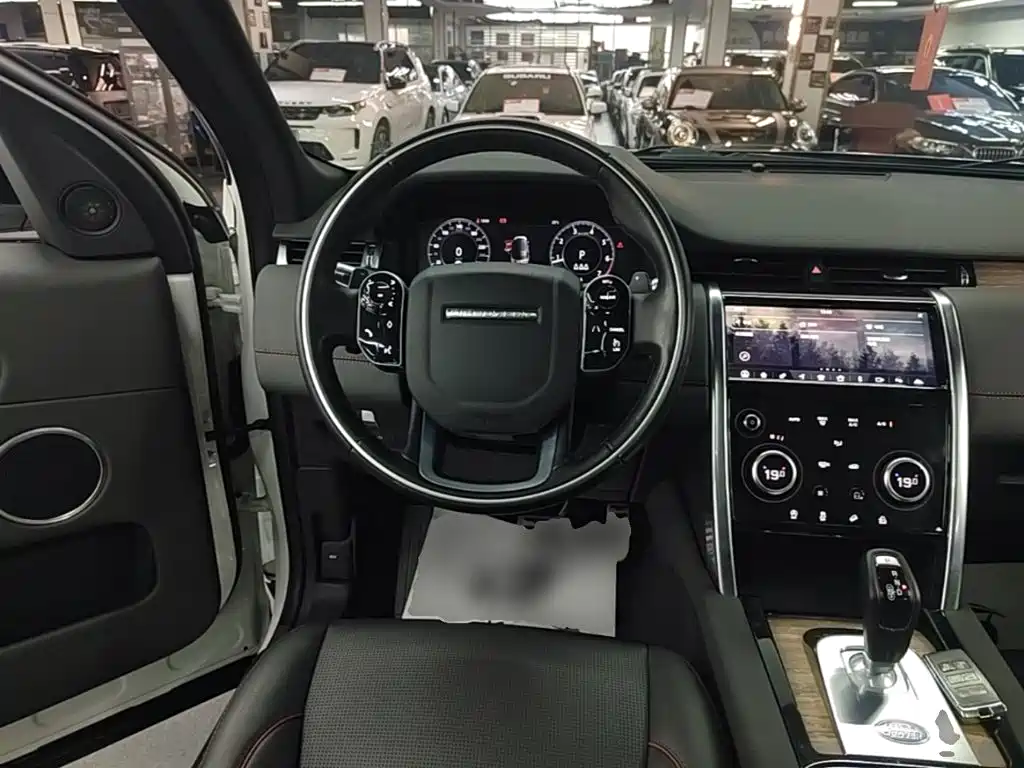 Land Rover Discovery Sport — фото 11