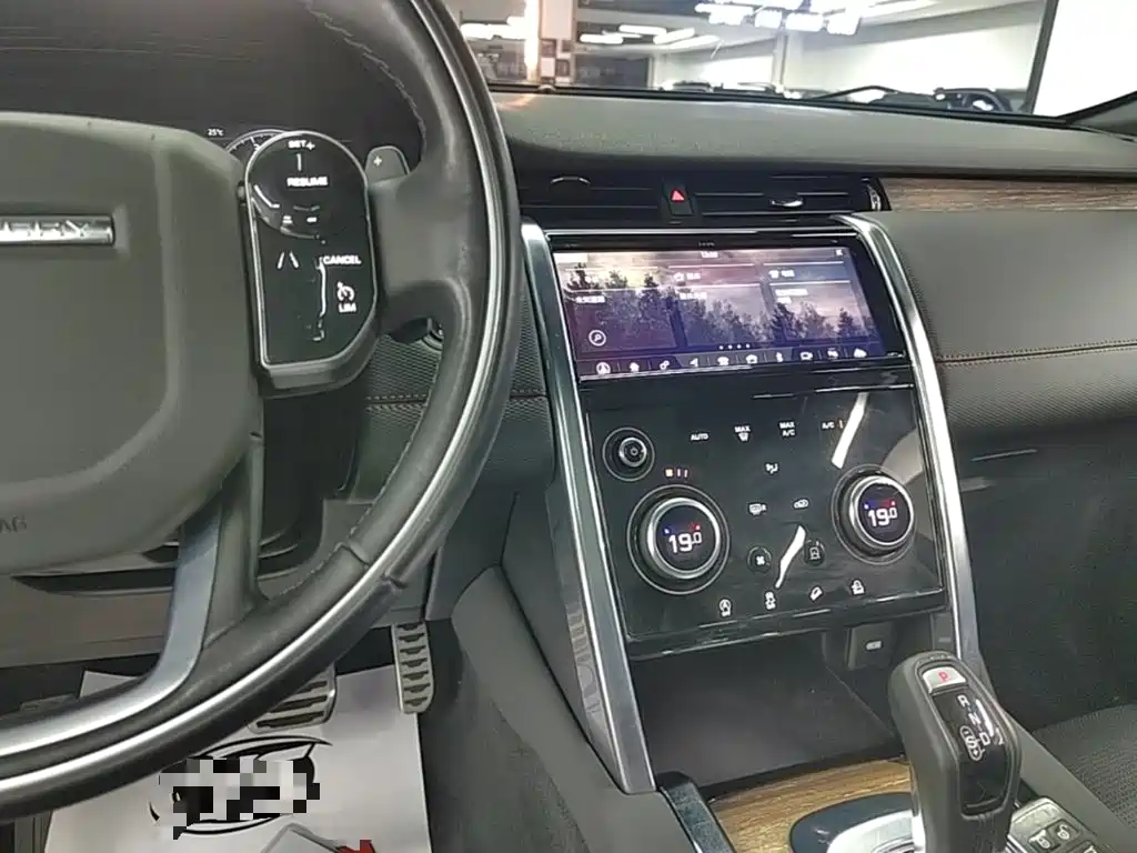 Land Rover Discovery Sport — фото 13