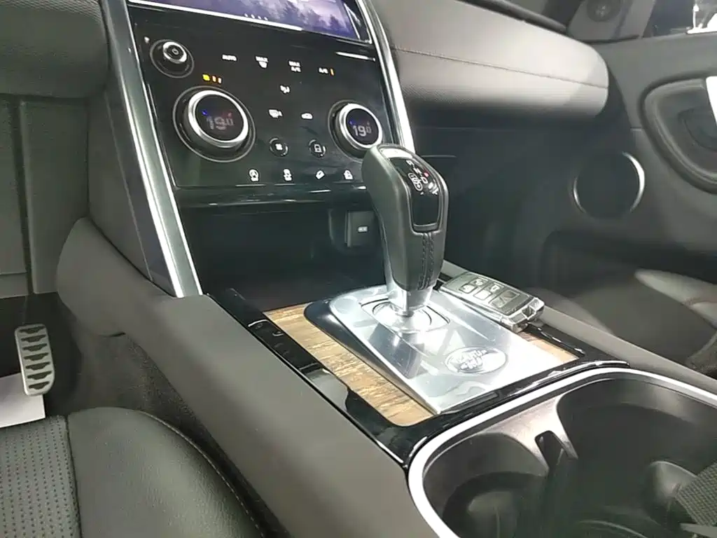 Land Rover Discovery Sport — фото 14
