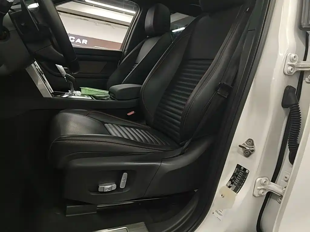 Land Rover Discovery Sport — фото 15