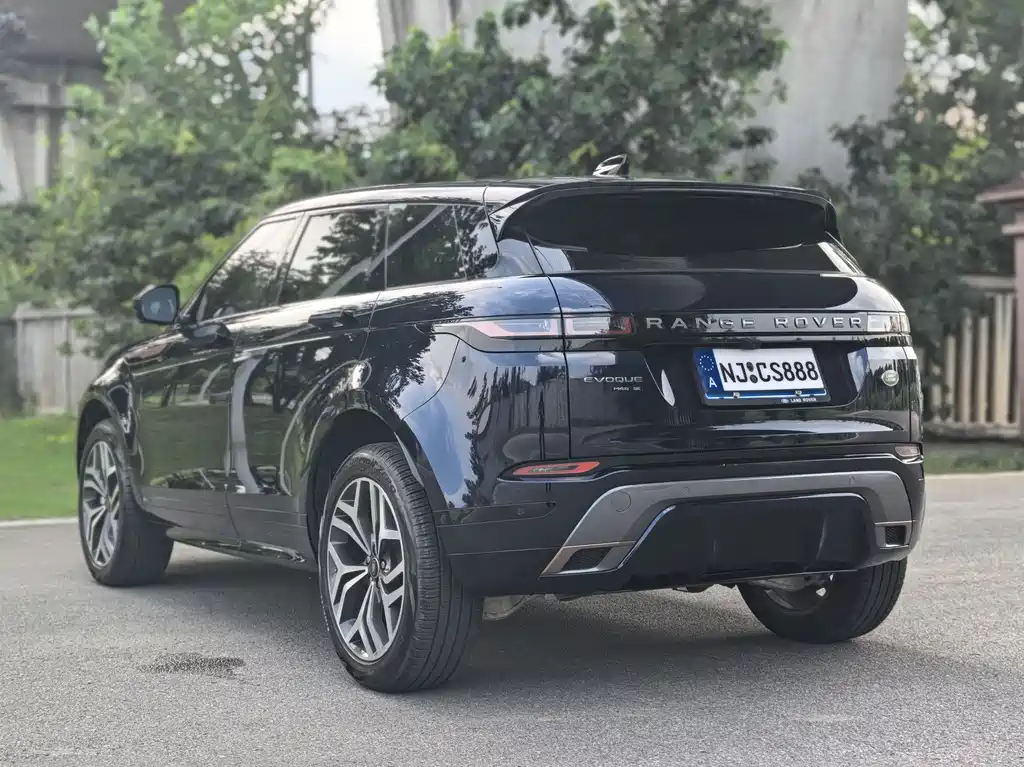 Land Rover Evoque — фото 19