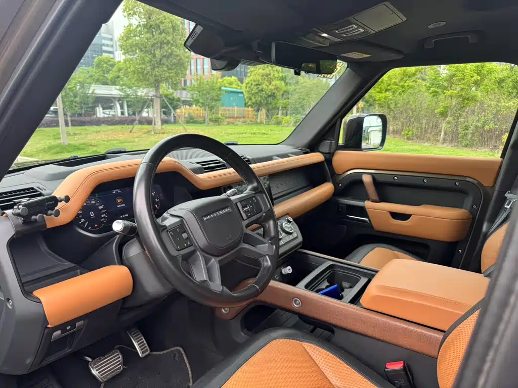 Land Rover Defender — фото 11