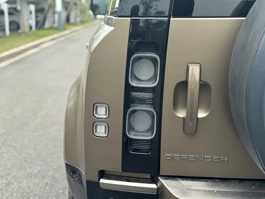 Land Rover Defender — фото 8