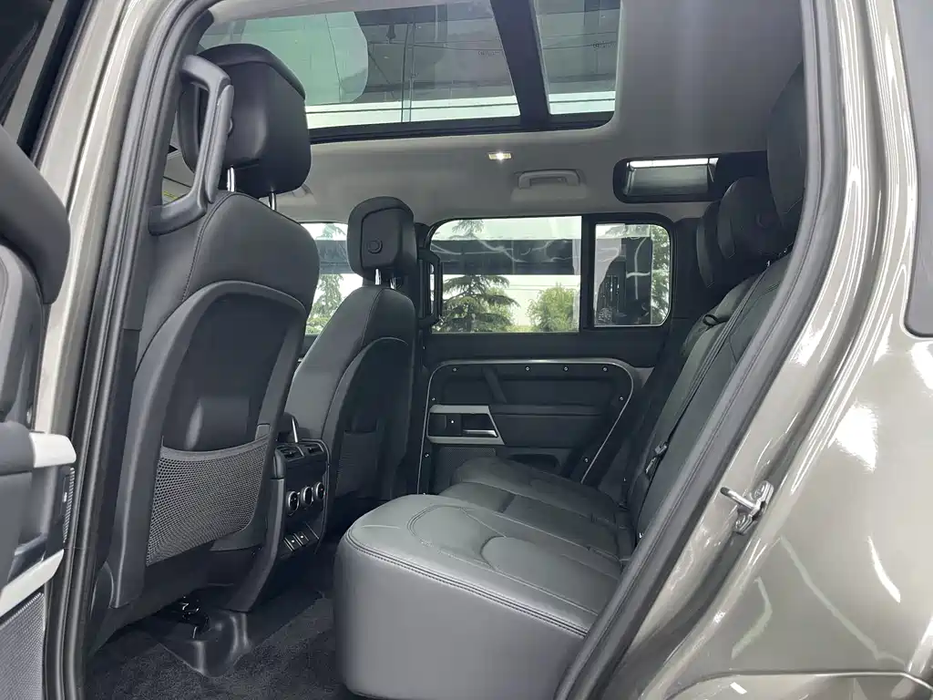 Land Rover Defender — фото 19