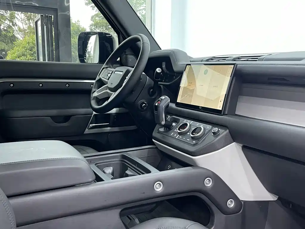 Land Rover Defender — фото 10