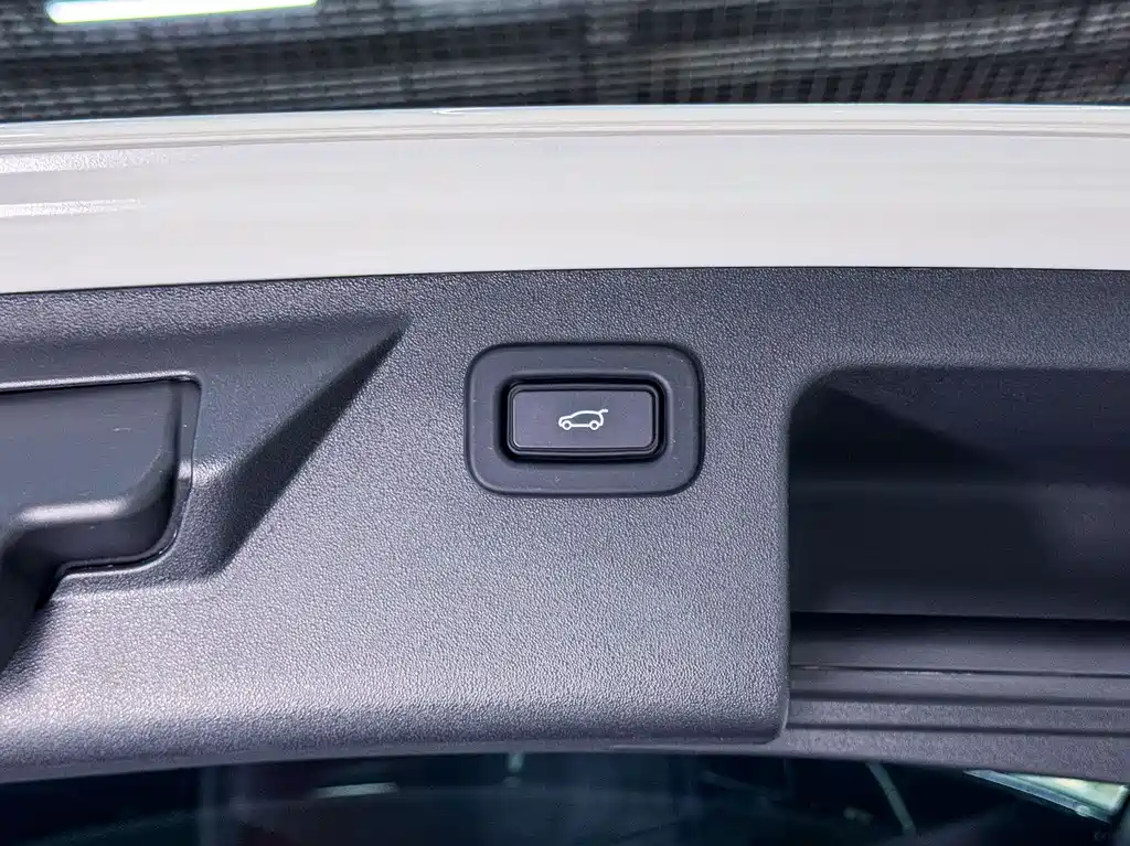 Land Rover Discovery Sport — фото 17