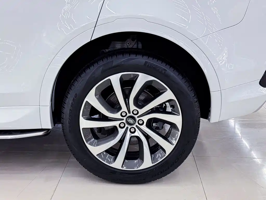 Land Rover Discovery Sport — фото 18