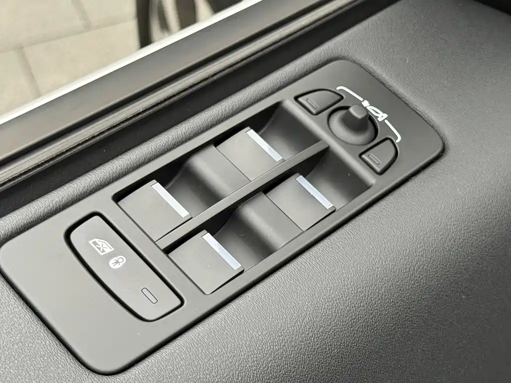 Land Rover Discovery Sport — фото 13