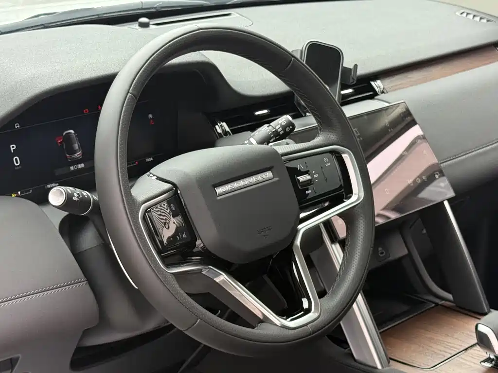 Land Rover Discovery Sport — фото 16