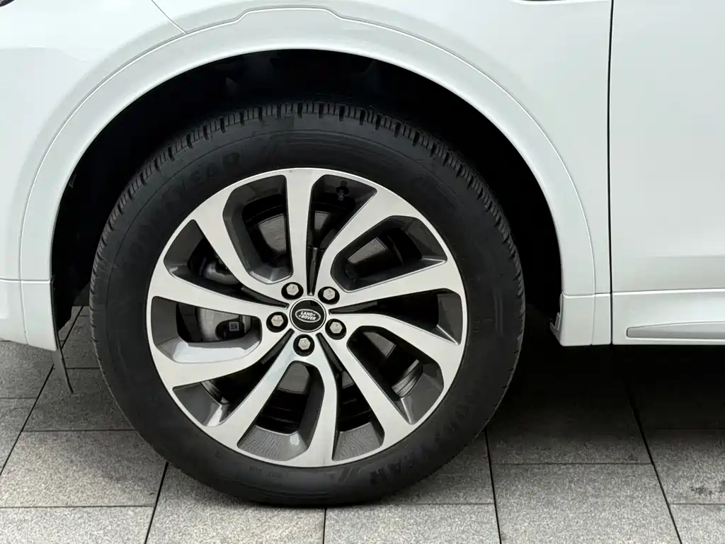 Land Rover Discovery Sport — фото 10