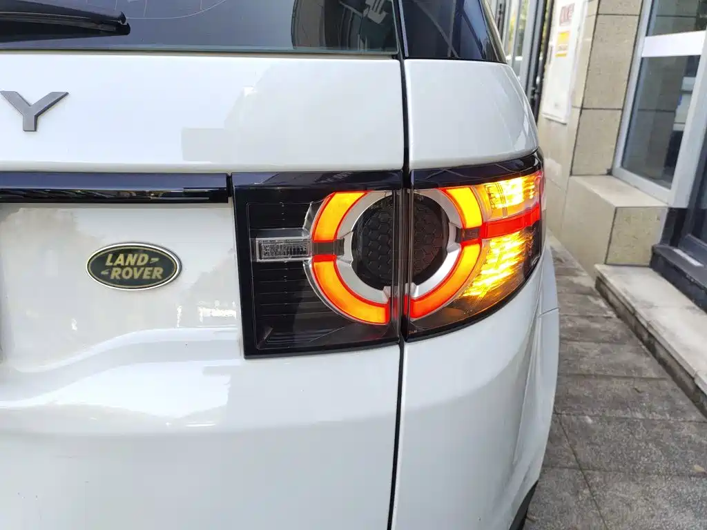 Land Rover Discovery Sport — фото 25