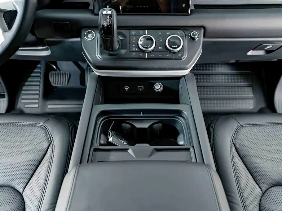 Land Rover Defender — фото 19