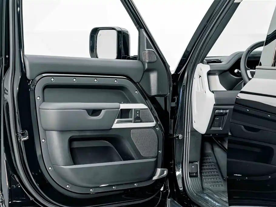 Land Rover Defender — фото 22