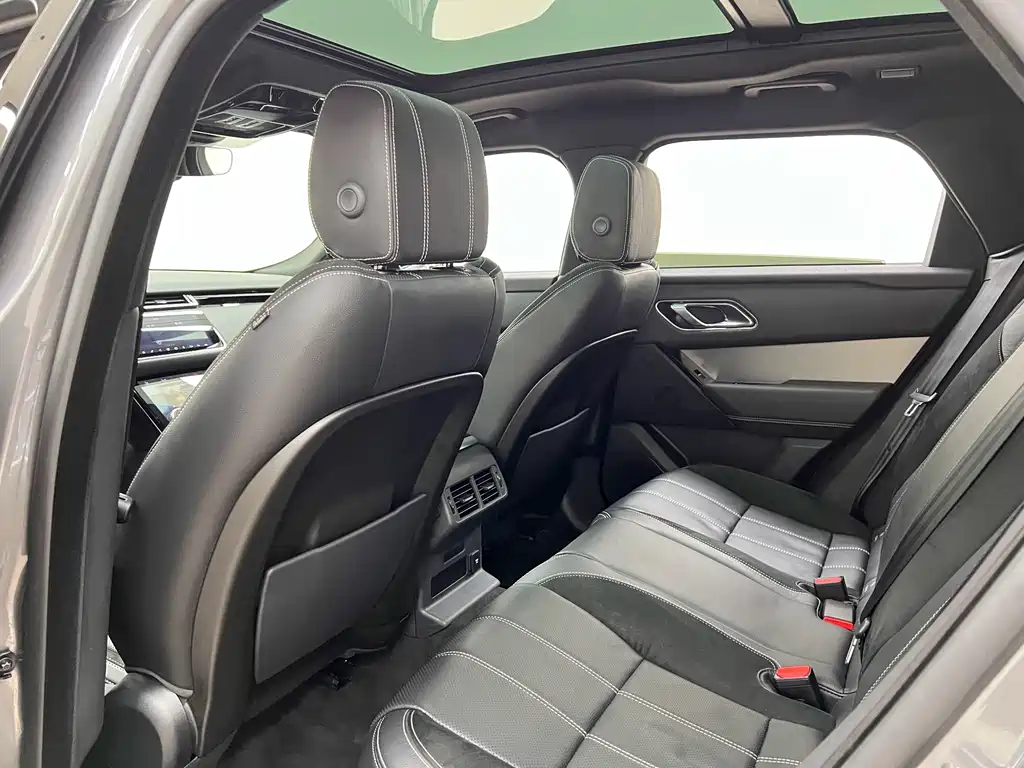 Land Rover Velar — фото 16