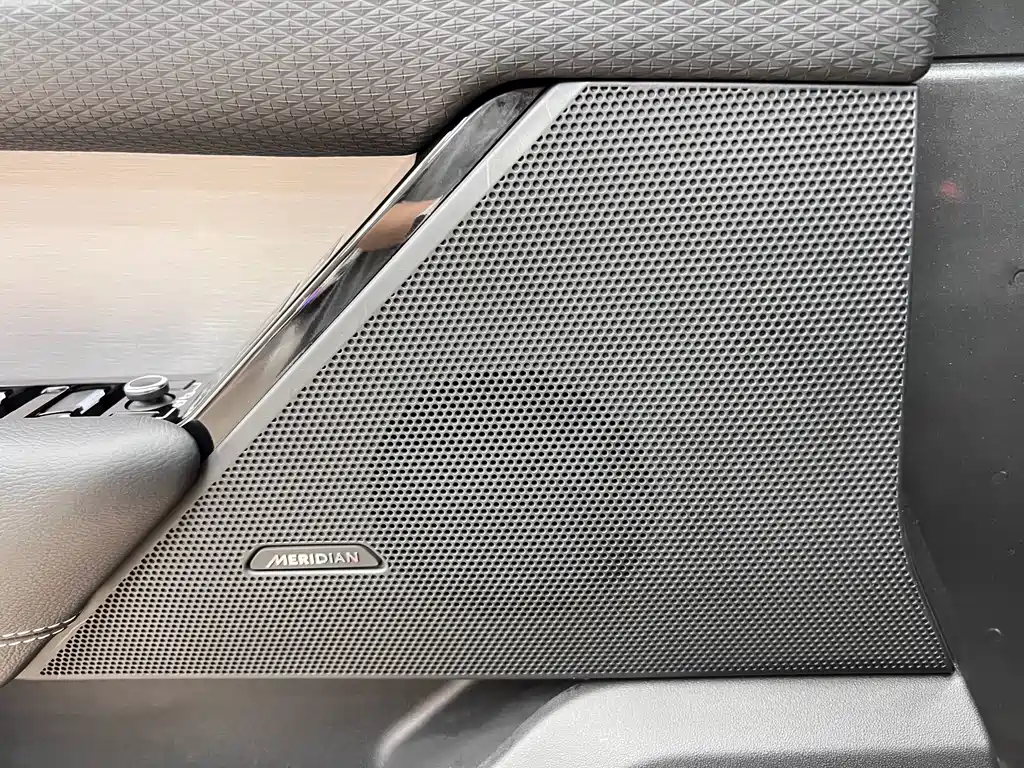 Land Rover Velar — фото 20