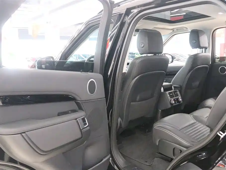 Land Rover Discovery — фото 17