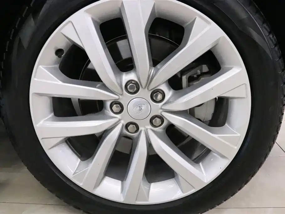 Land Rover Discovery — фото 19