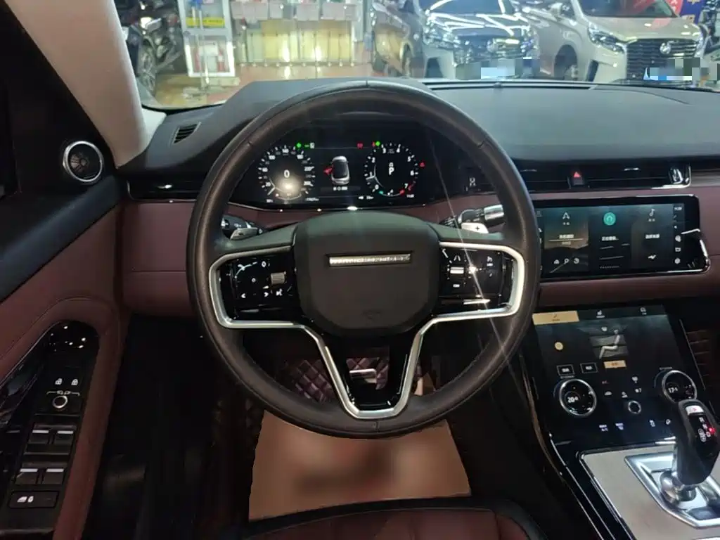 Land Rover Evoque — фото 11