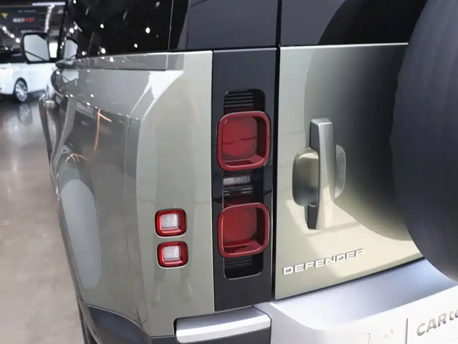 Land Rover Defender — фото 29