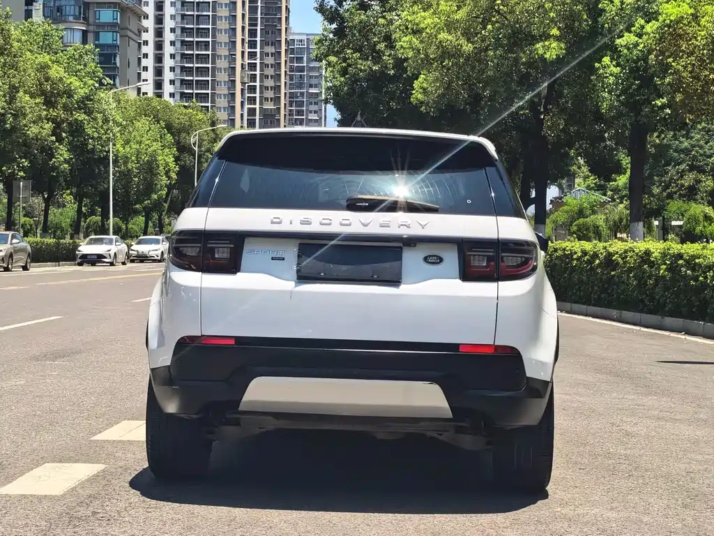 Land Rover Discovery Sport — фото 15