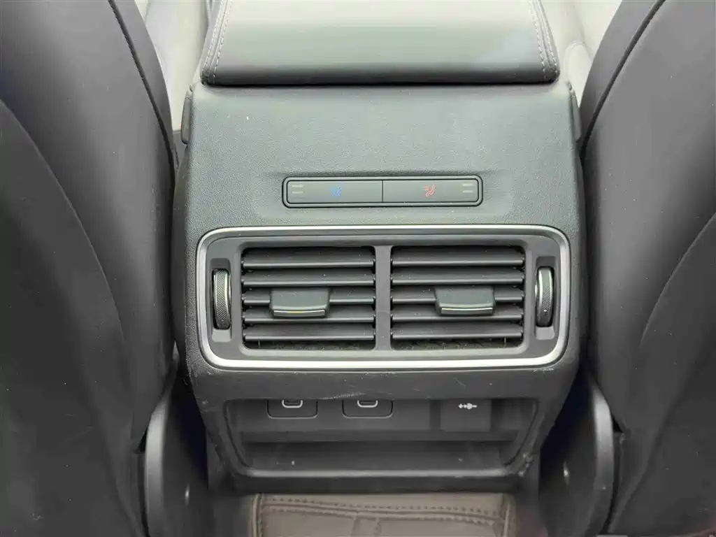 Land Rover Discovery Sport — фото 11