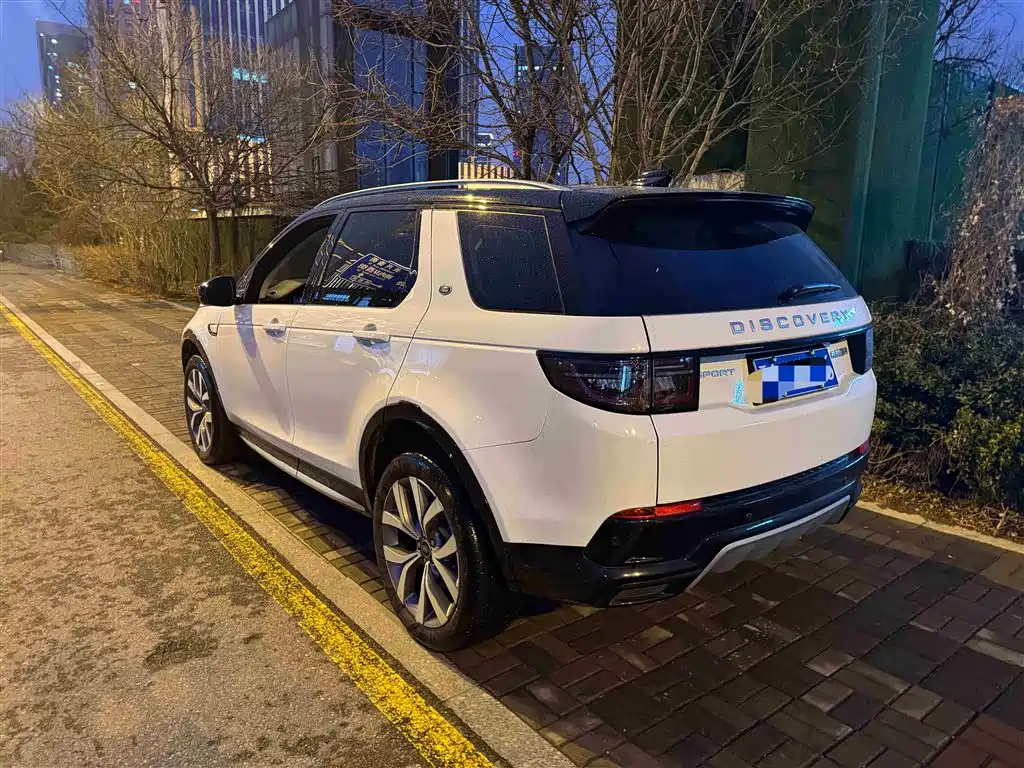 Land Rover Discovery Sport — фото 24