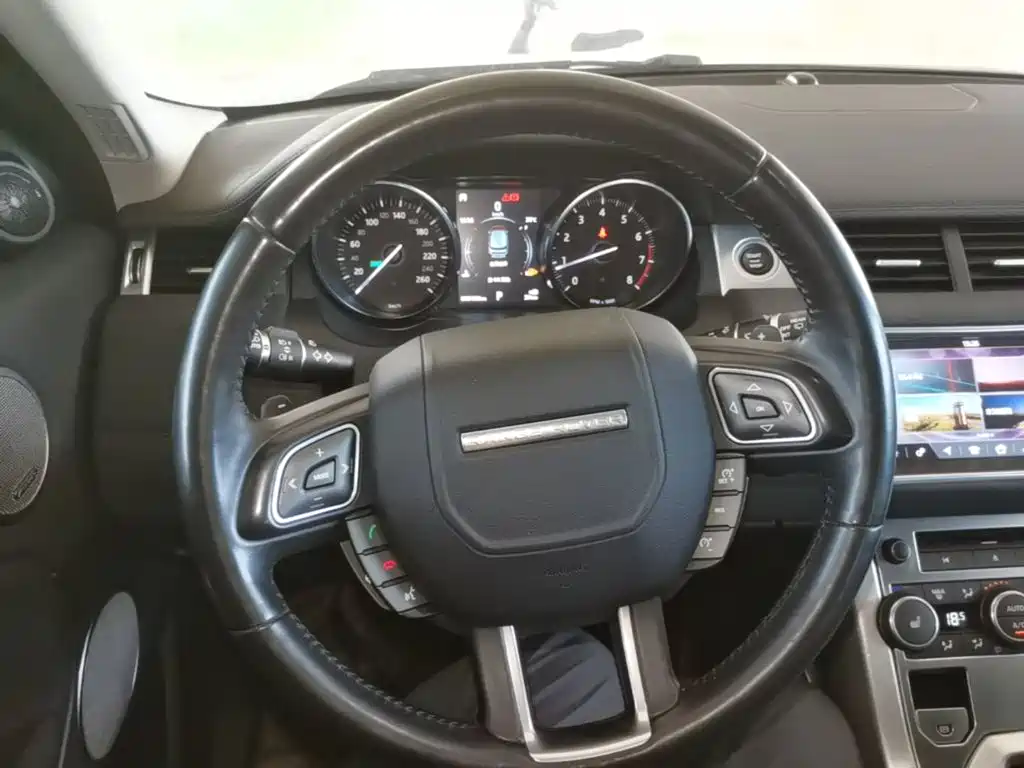 Land Rover Evoque — фото 11