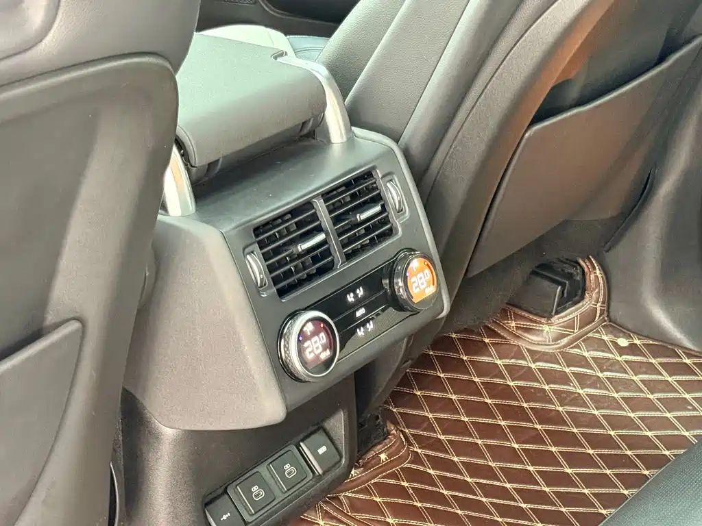 Land Rover Discovery — фото 14