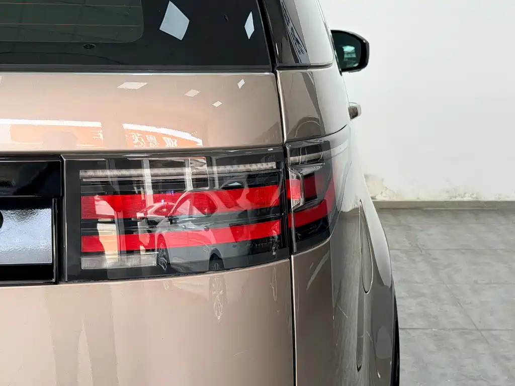 Land Rover Discovery — фото 20
