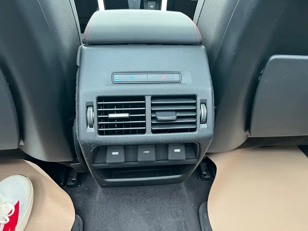 Land Rover Discovery Sport — фото 15