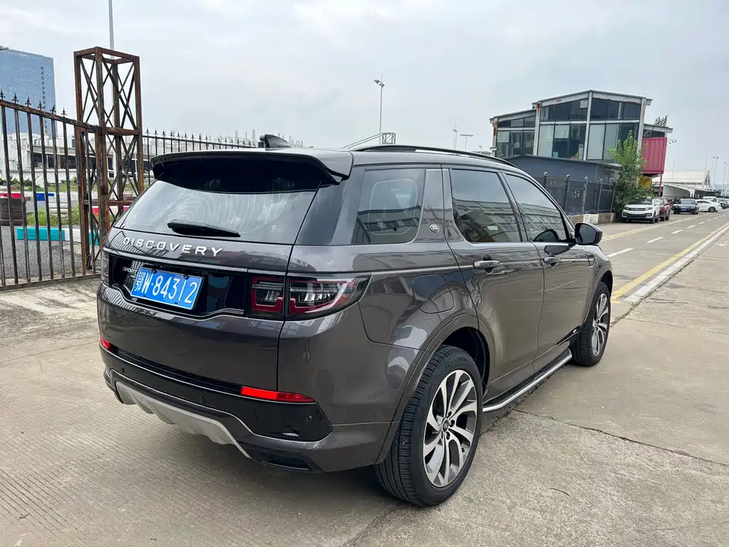 Land Rover Discovery Sport — фото 18