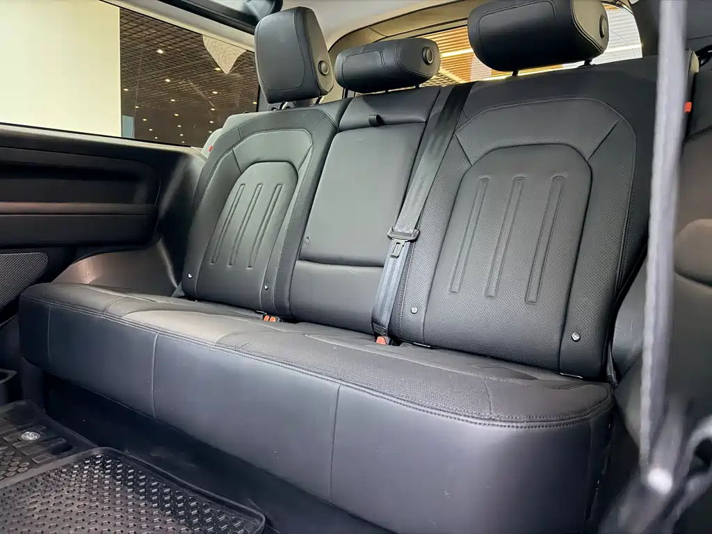 Land Rover Defender — фото 11