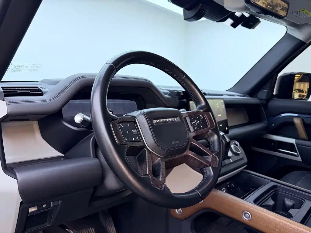 Land Rover Defender — фото 13