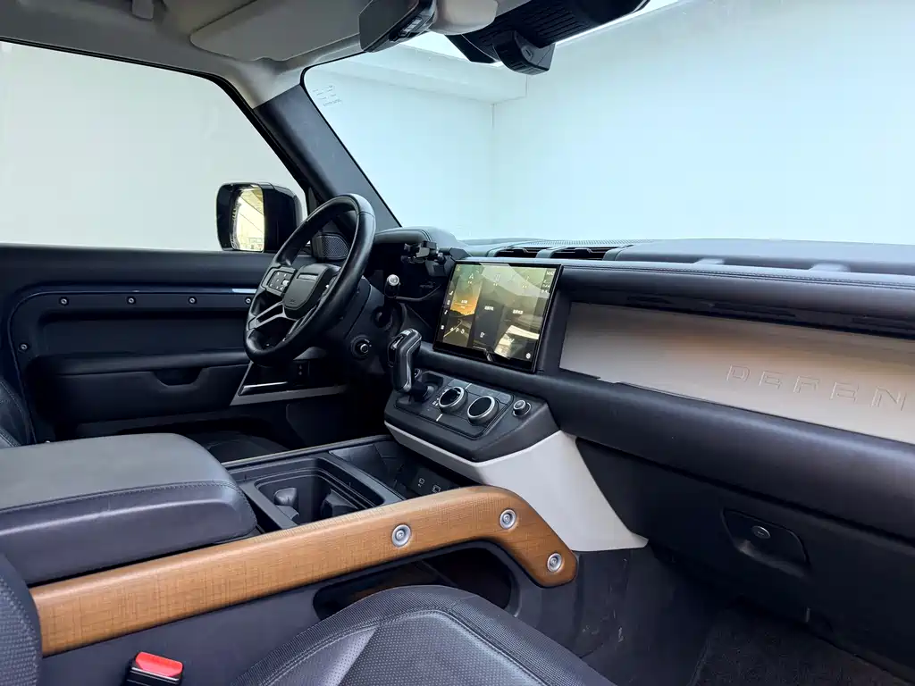 Land Rover Defender — фото 14