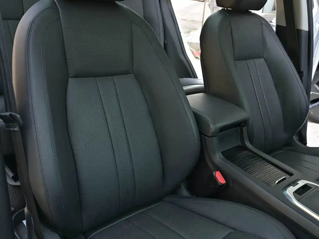 Land Rover Discovery Sport — фото 17