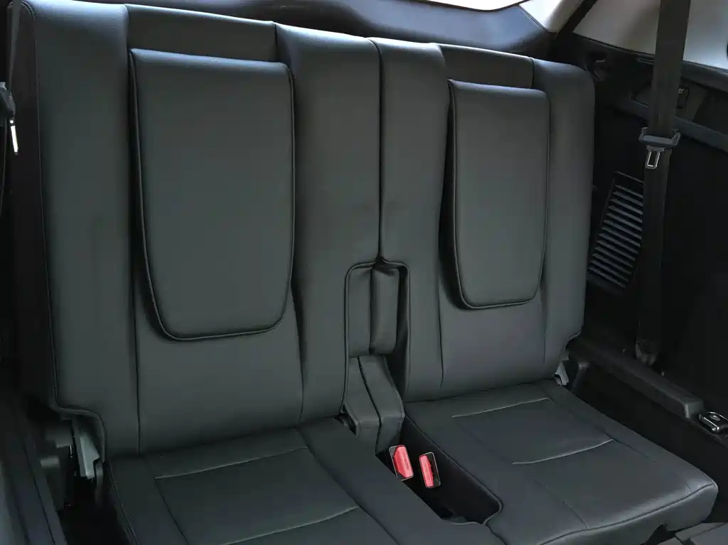 Land Rover Discovery Sport — фото 19