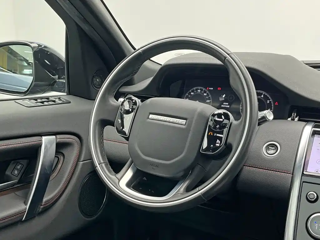 Land Rover Discovery Sport — фото 24
