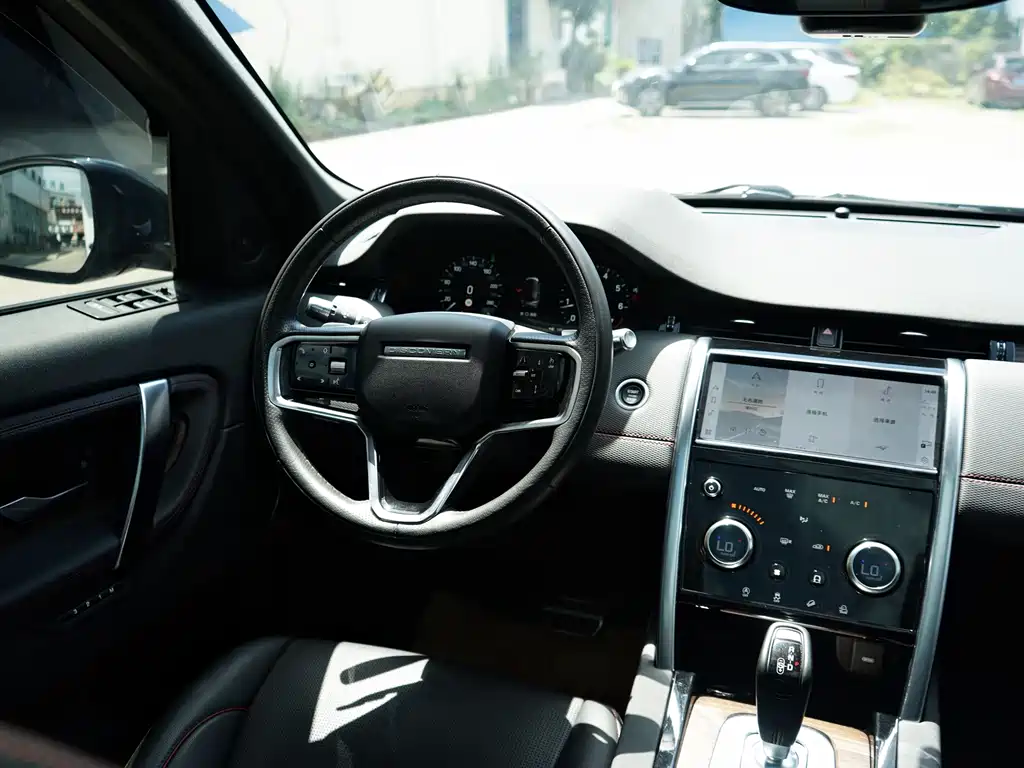 Land Rover Discovery Sport — фото 13