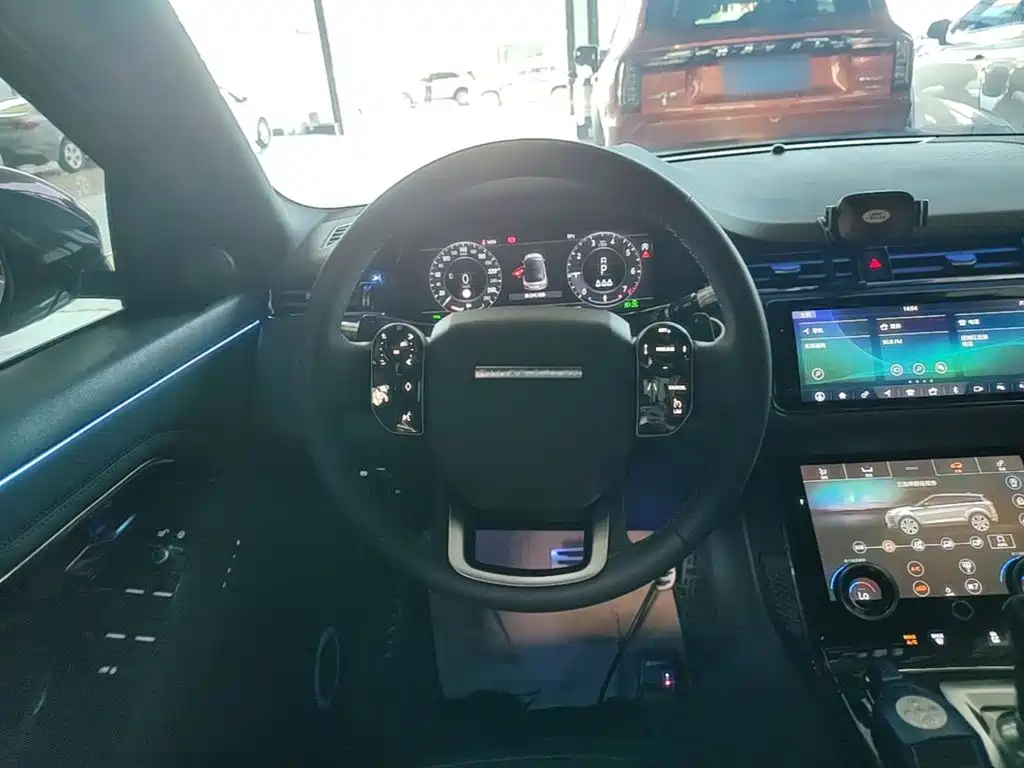 Land Rover Evoque — фото 11