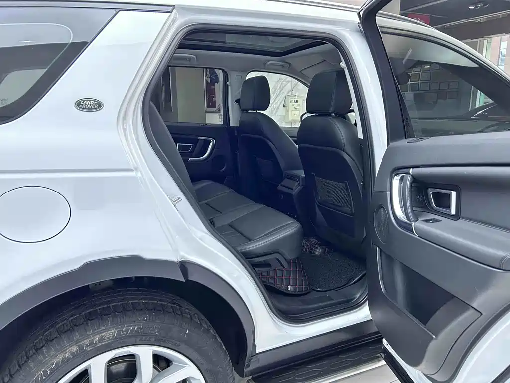 Land Rover Discovery Sport — фото 19