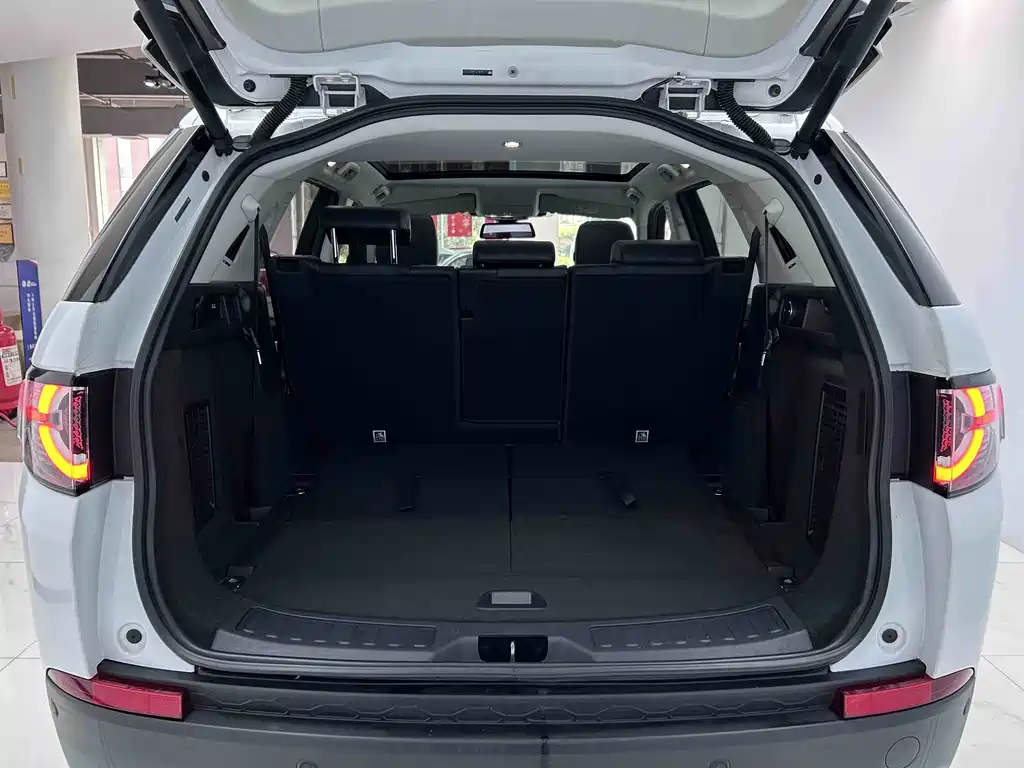 Land Rover Discovery Sport — фото 29