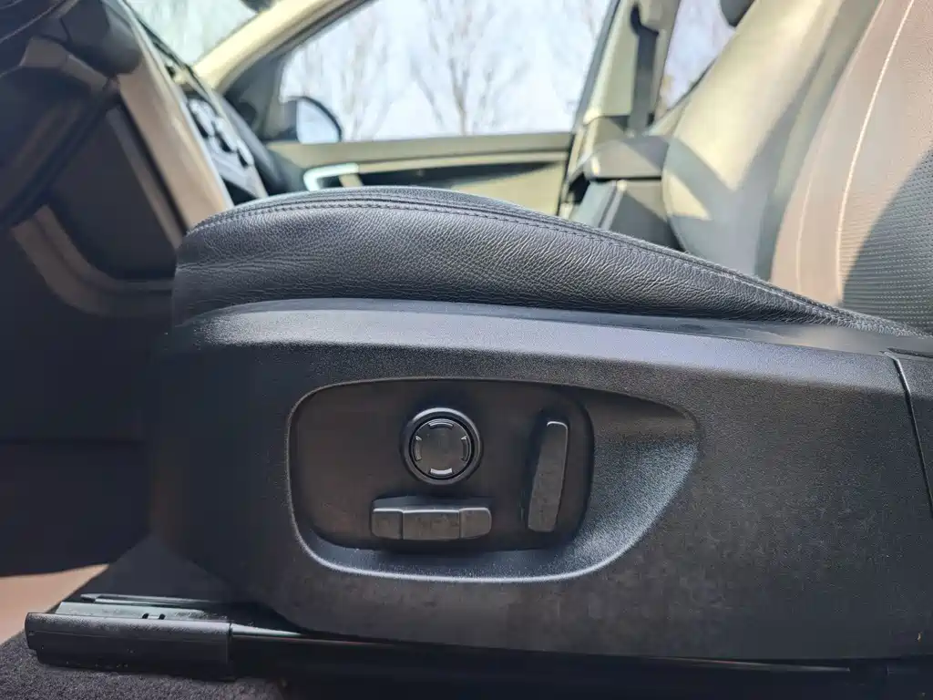 Land Rover Discovery Sport — фото 14