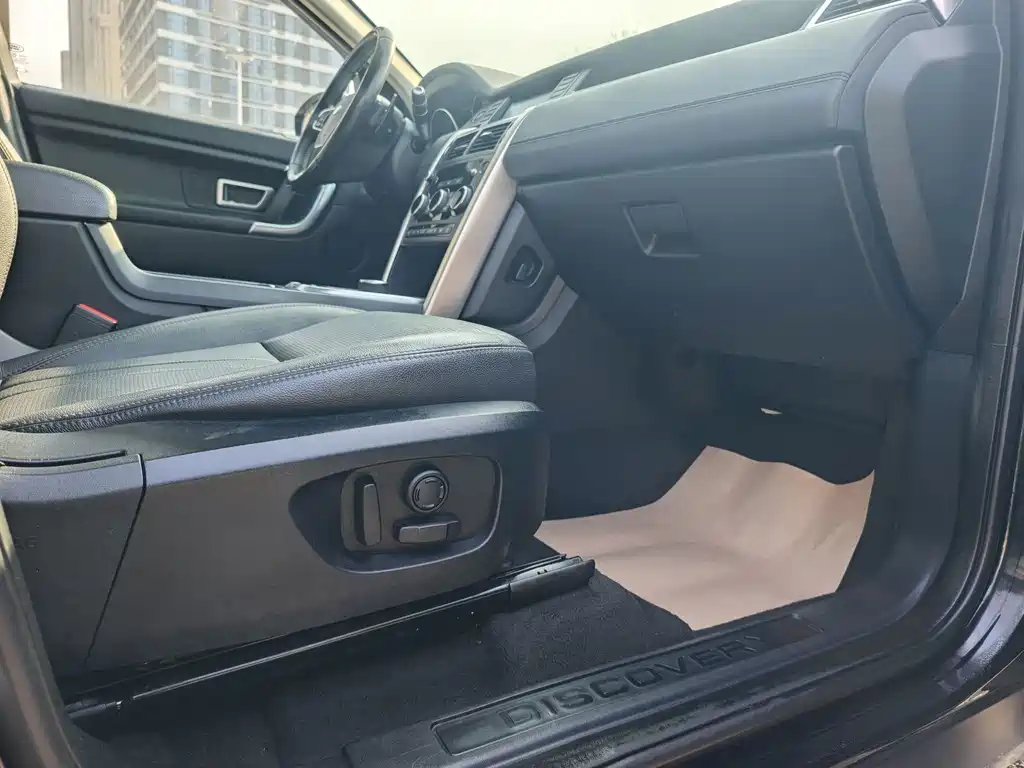 Land Rover Discovery Sport — фото 16